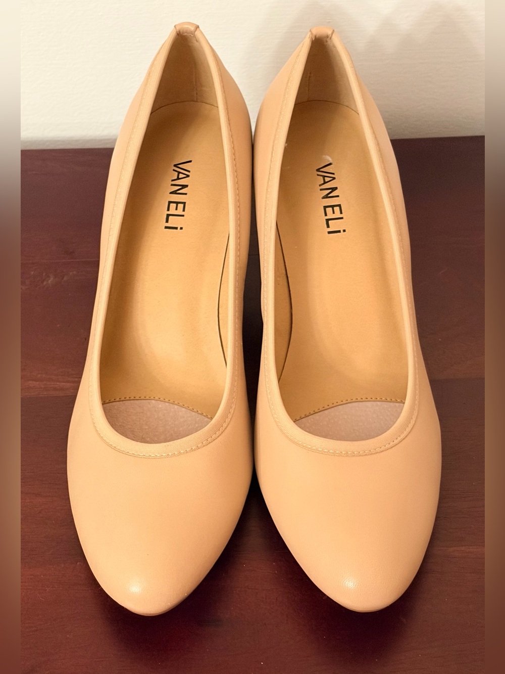 Vaneli Janina Nude Dress Pump W/Leather Sole SZ 8.5S BNWOB